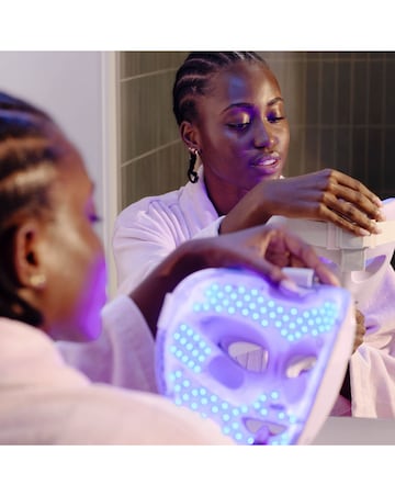 Shark CryoGlow Under-Eye Cooling, LED Anti-Ageing, Blemish Repair Mask FW312UKPK