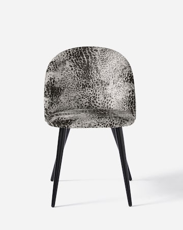 Brock Dining Table with 6 Savannah Chairs