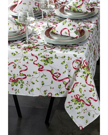 Waterside 9 Piece Holly Tablecloth & Napkin Set