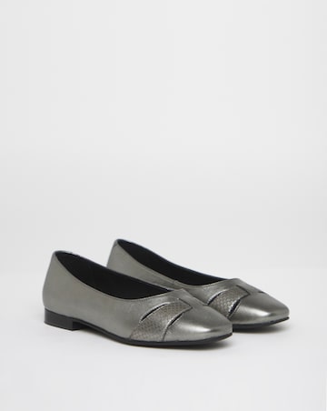 Heavenly Soles Genevieve Cut Out Detail Ballerinas - Extra Wide Fit (EEE)