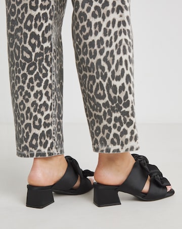 Camelia Double Bow Low Heeled Sandals - Extra Wide Fit (EEE)