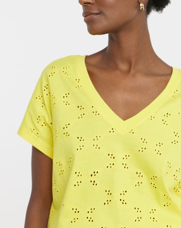 Broderie V-Neck T-Shirt