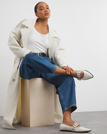 Mid Wash Barrel Leg Jeans