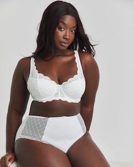 Triumph Amourette Half Pad Balcony Wired Bra White