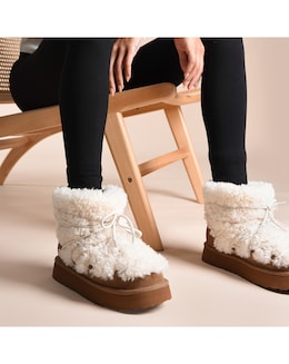 Just Sheepskin Ladies Brook Sheepskin Alpine Snow Boot