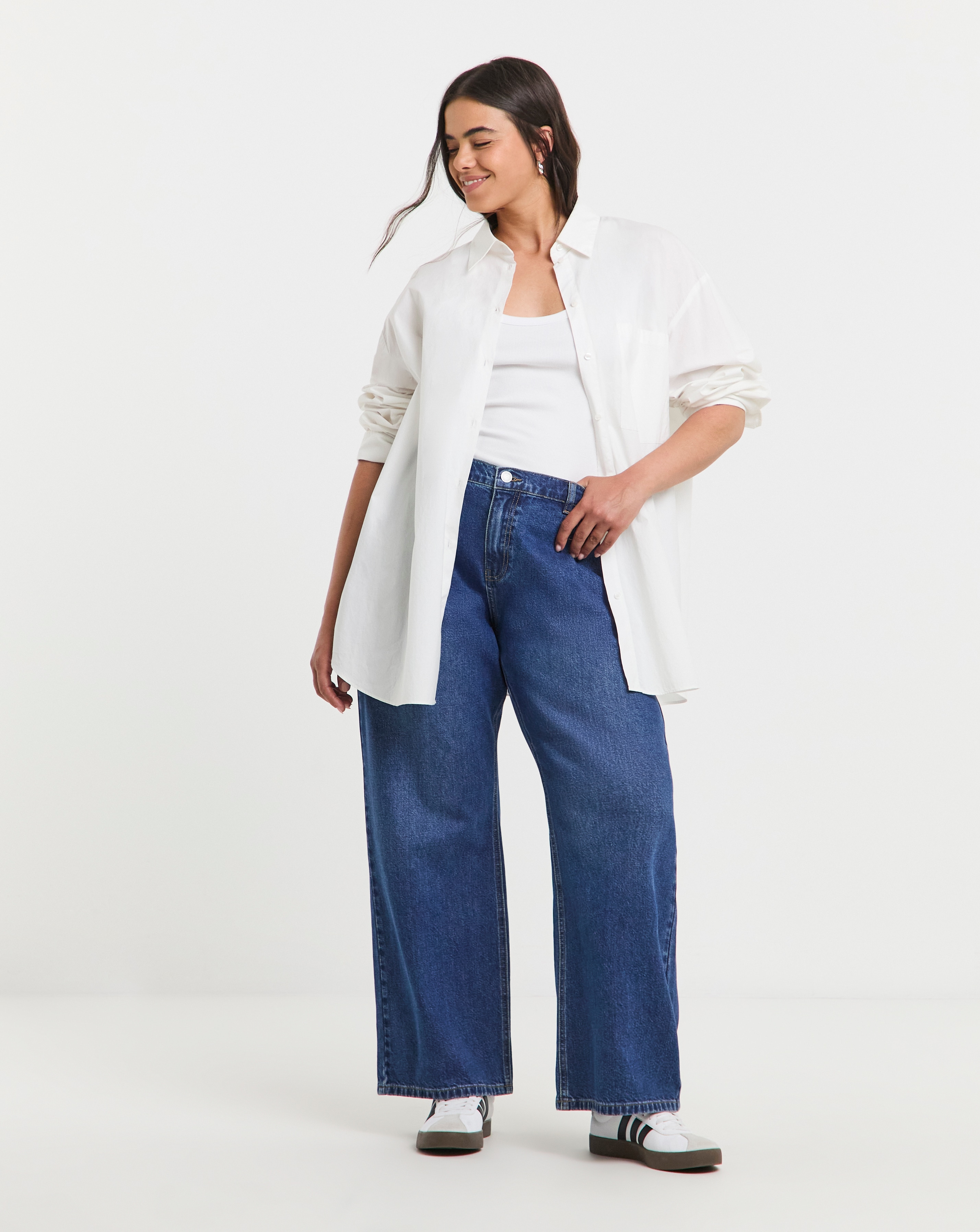 SBE Mid Blue Pleat Detail Wide Leg Jeans