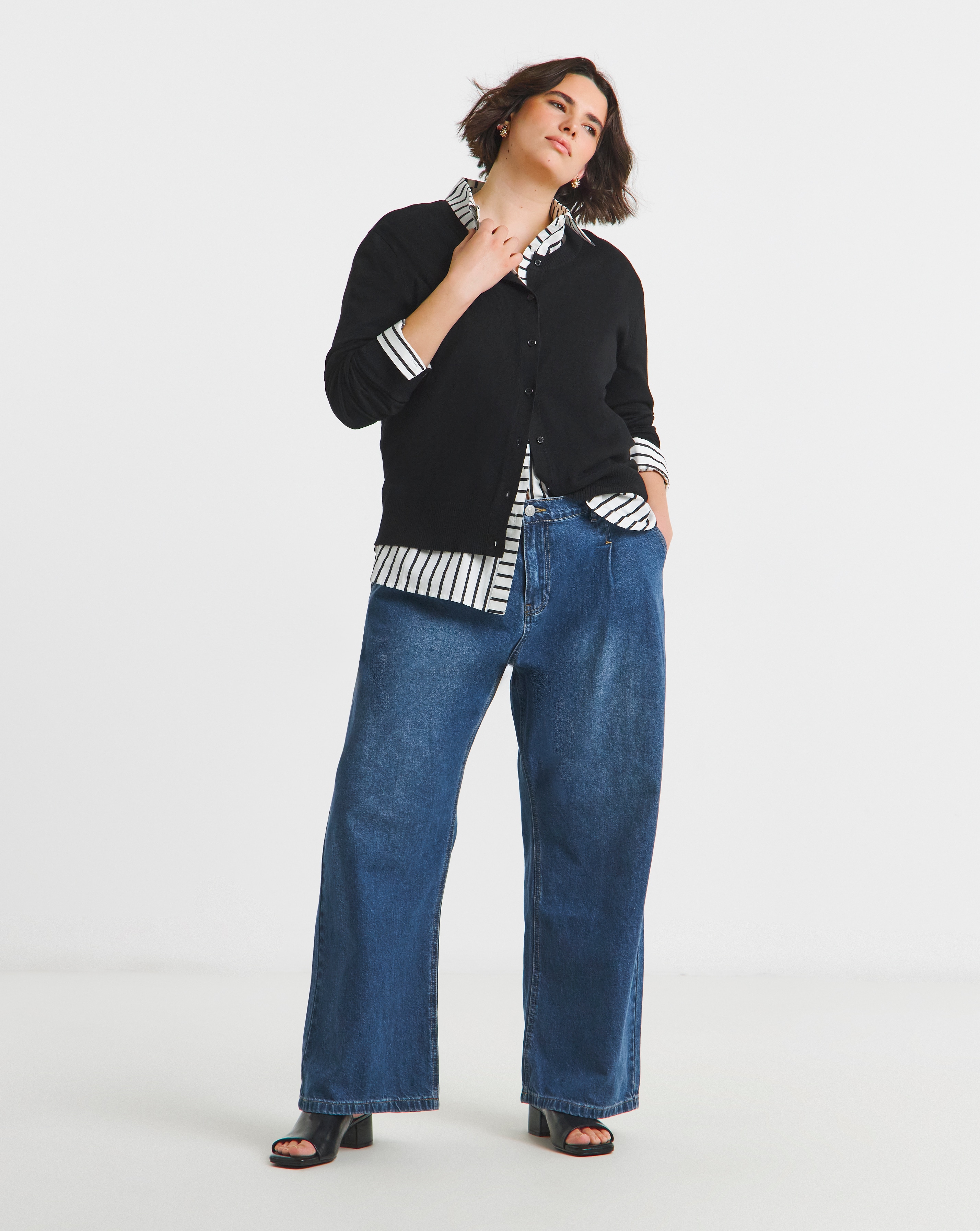 SBE Mid Blue Pleat Detail Wide Leg Jeans