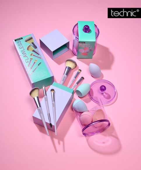 New In - Technic Flawless Make Up Duo with Sponge