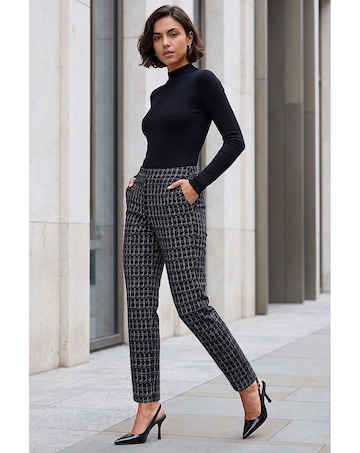 Roman Check Print Tapered Jogger