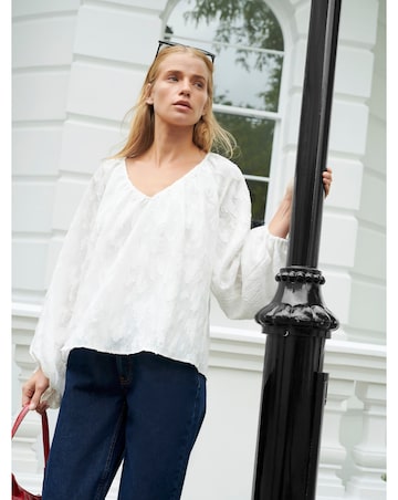 Ro&Zo White Leopard Jacquard Balloon Sleeve Top