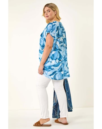 Roman Curve Abstract Print V-Neck Top