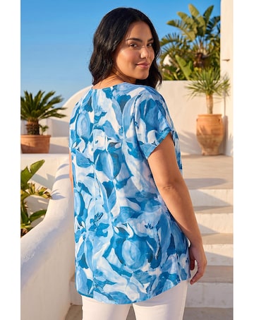 Roman Curve Abstract Print V-Neck Top