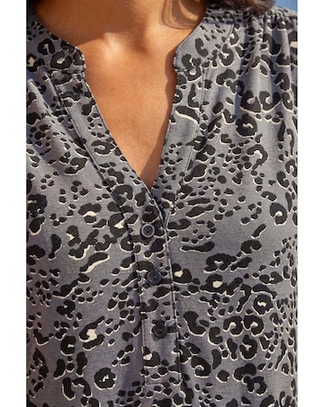 Roman Animal Print Stretch Blouse