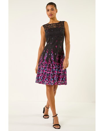 Roman Leaf Print Lace Stretch Dress