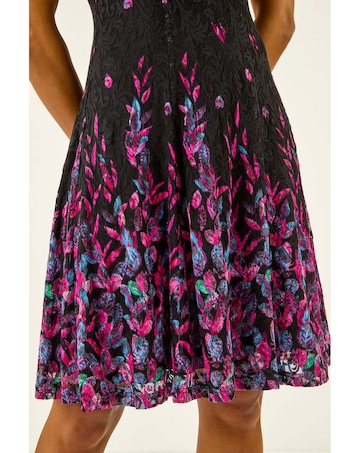 Roman Leaf Print Lace Stretch Dress