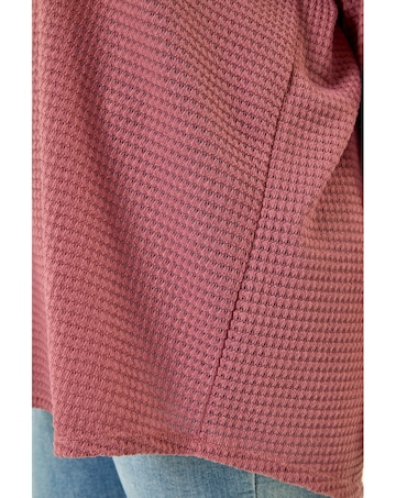 Roman Curve Textured V-Neck Stretch Top