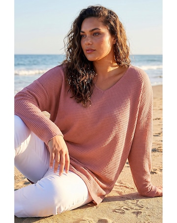 Roman Curve Textured V-Neck Stretch Top