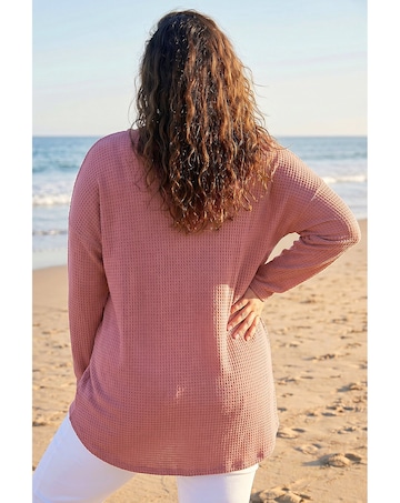 Roman Curve Textured V-Neck Stretch Top