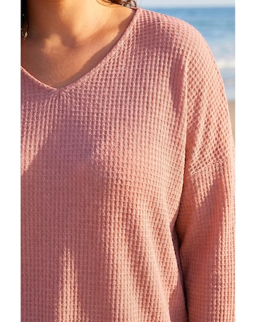 Roman Curve Textured V-Neck Stretch Top