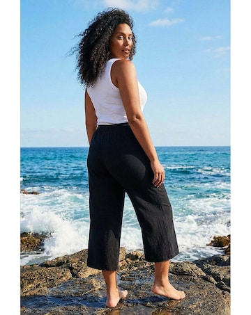 Roman Curve Linen Blend Cropped Trousers