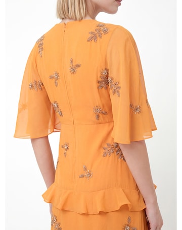 Maya Deluxe Embellished Half Sleeve Ruff