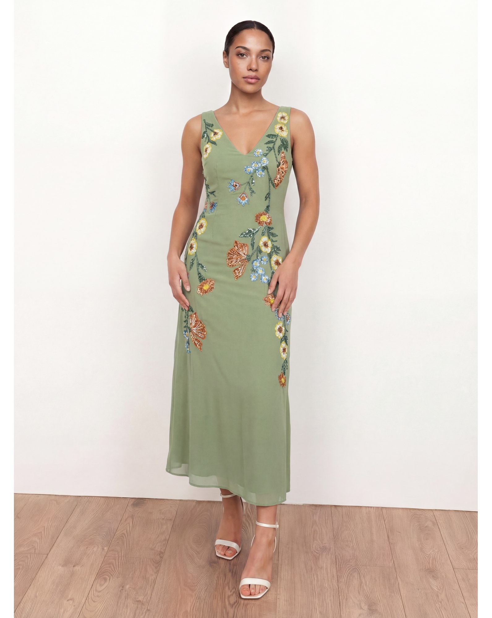 New In - Maya Deluxe Floral Embellished Midaxi Dr