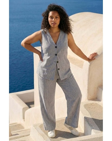 Roman Curve Buttoned Relaxed Waistcoat