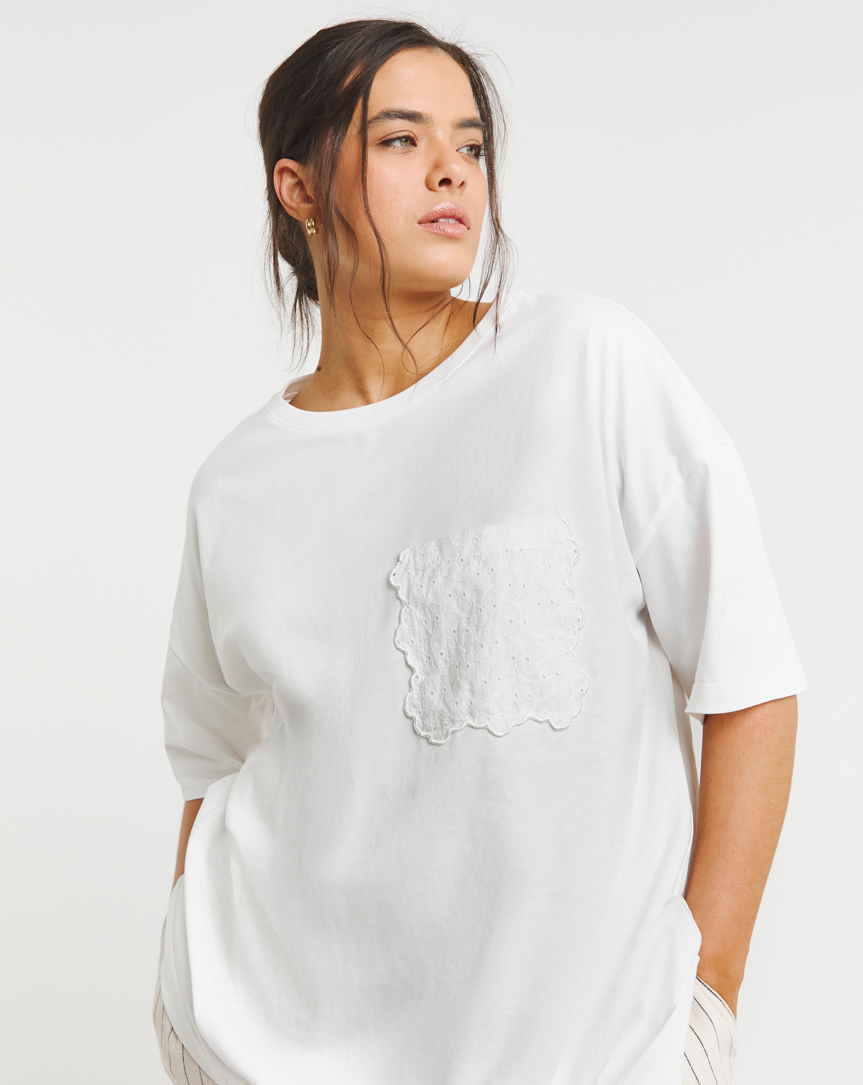 Broderie Pocket T-Shirt