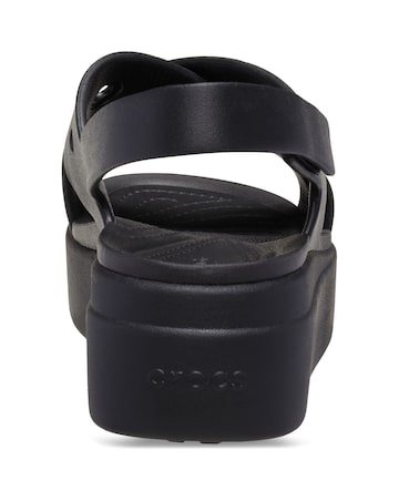 Crocs Brooklyn 4U Cross Strap Sandal