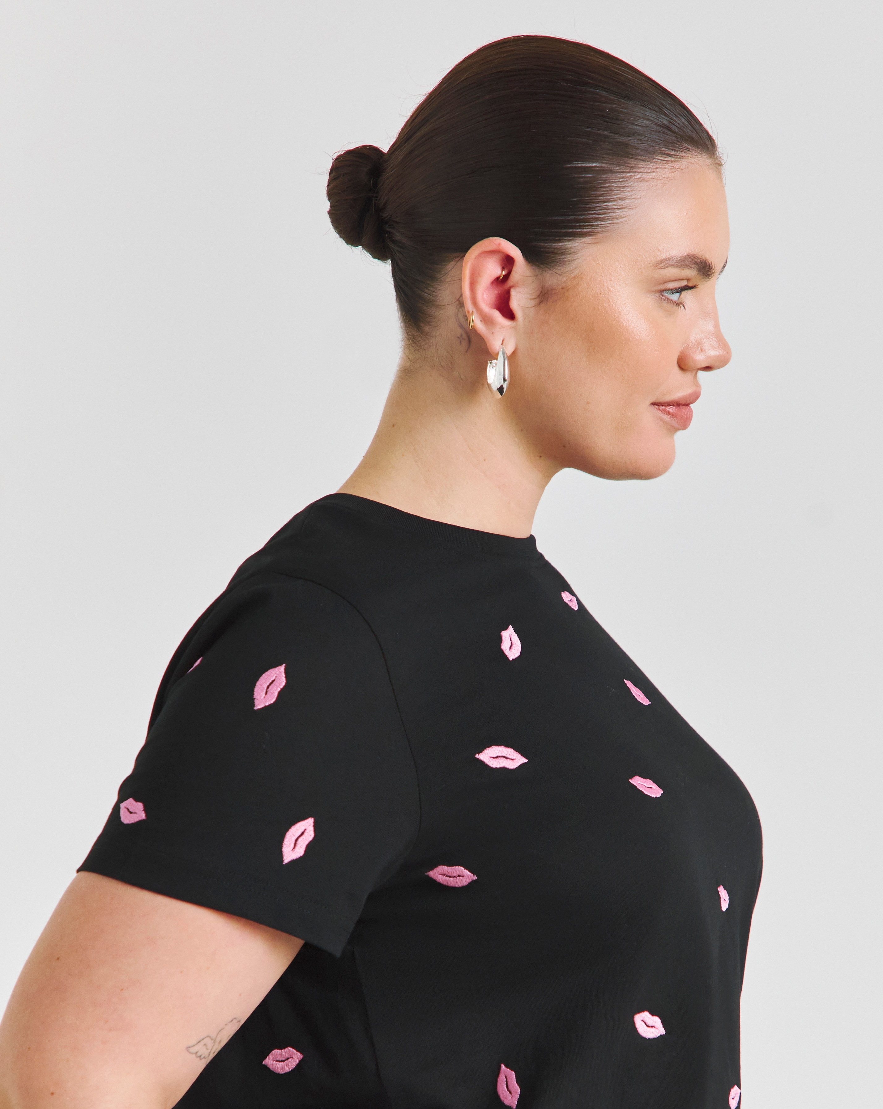 Simply Be Lips Embroidery T-Shirt