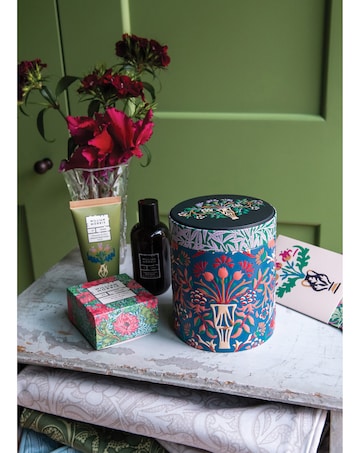 William Morris At Home Sunflower Swan? Bath & Body Care Tin