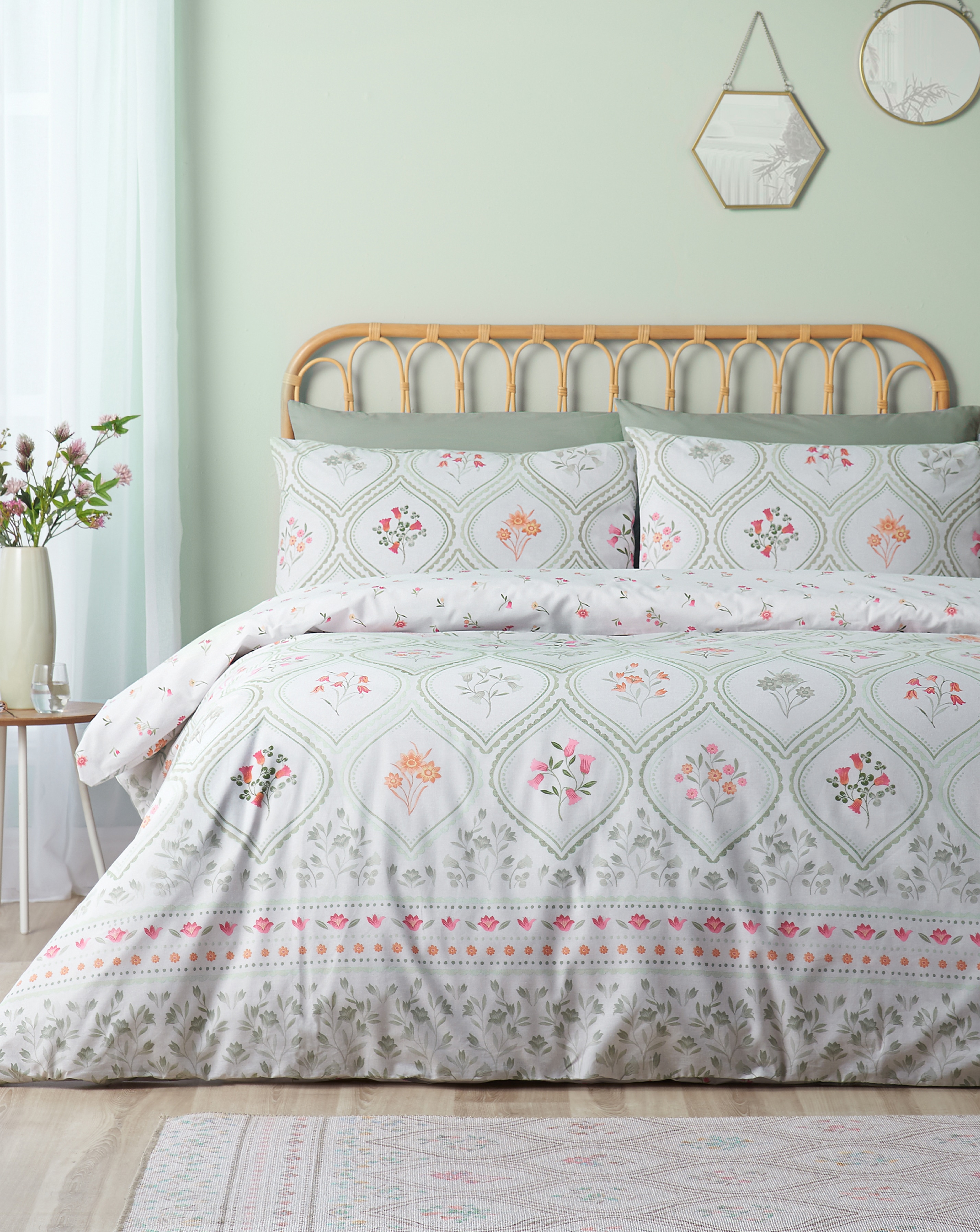 Catherine Lansfield Cameo Duvet Set
