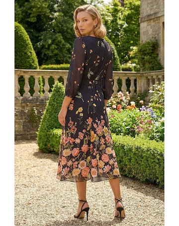 Roman Border Print Pleated Midi Dress