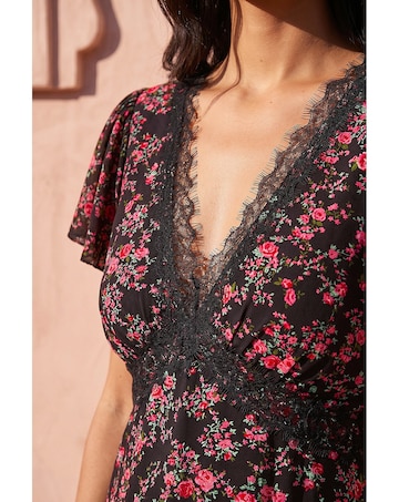 Roman Floral Print Lace Detail Top