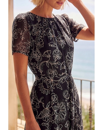 Roman Floral Print Pleated Midi Dress