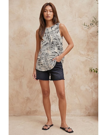 Roman Palm Print Curved Hem Shell Top