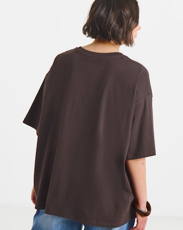Chocolate Amazonia Graphic Oversized T-Shirt