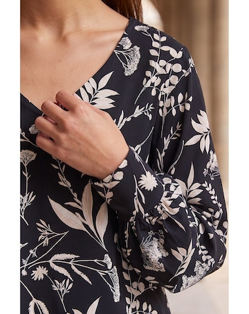 Roman Floral Puff Print Stretch Shirt