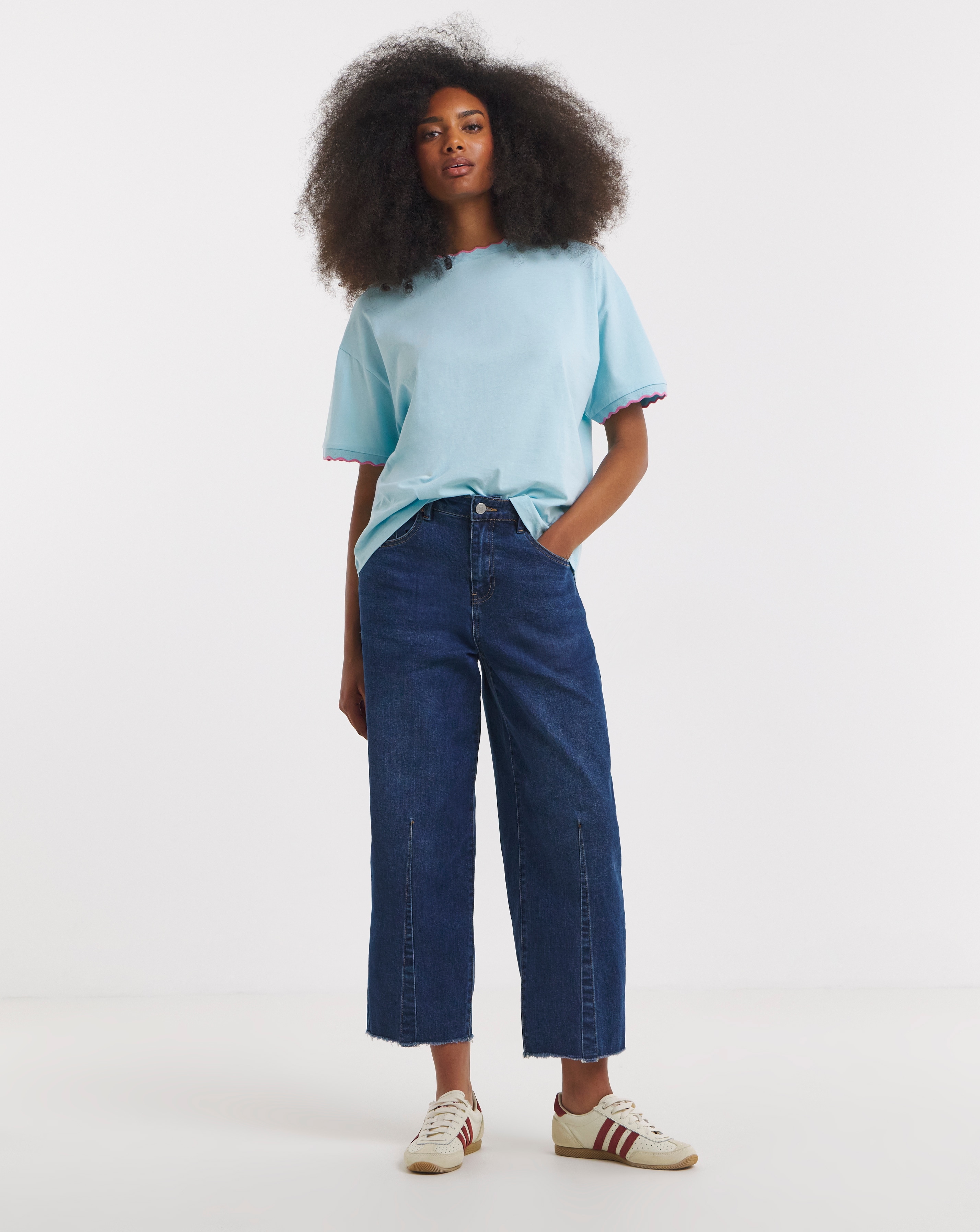 New In - Scallop Trim Boxy T-Shirt