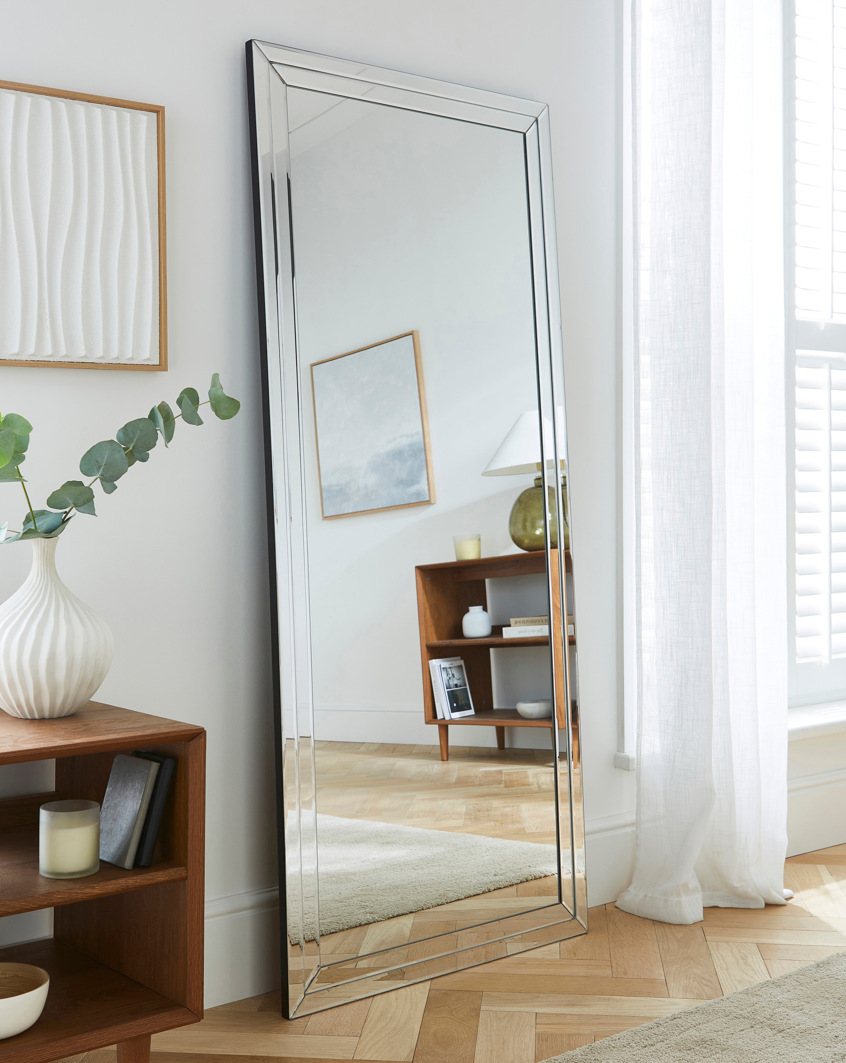 Bevel Edge Leaner Mirror