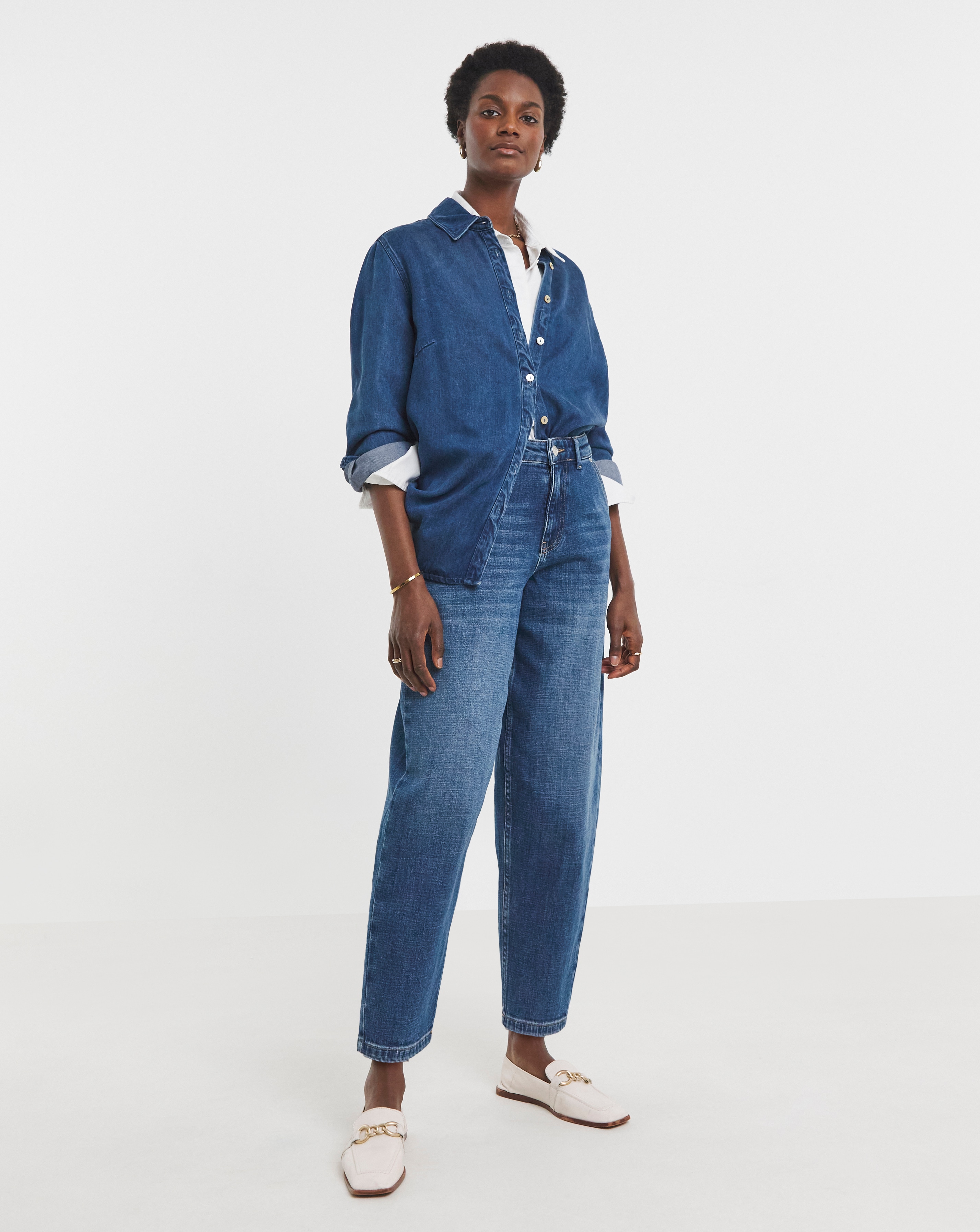 Mid Blue Barrel Leg Jean