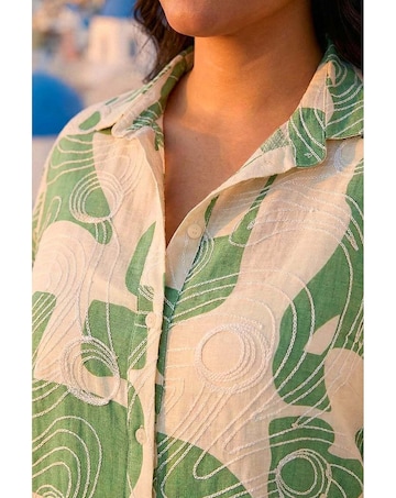 Roman Curve Textured Geometric Shirt