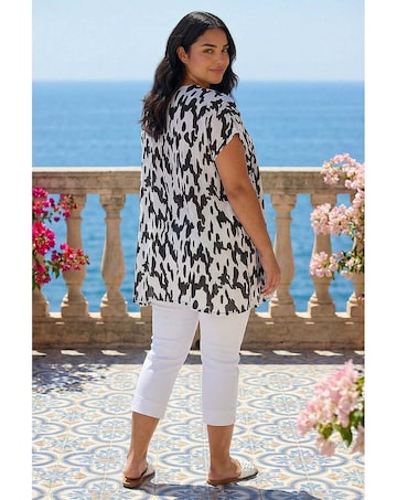 Roman Curve Ladder Printed Top