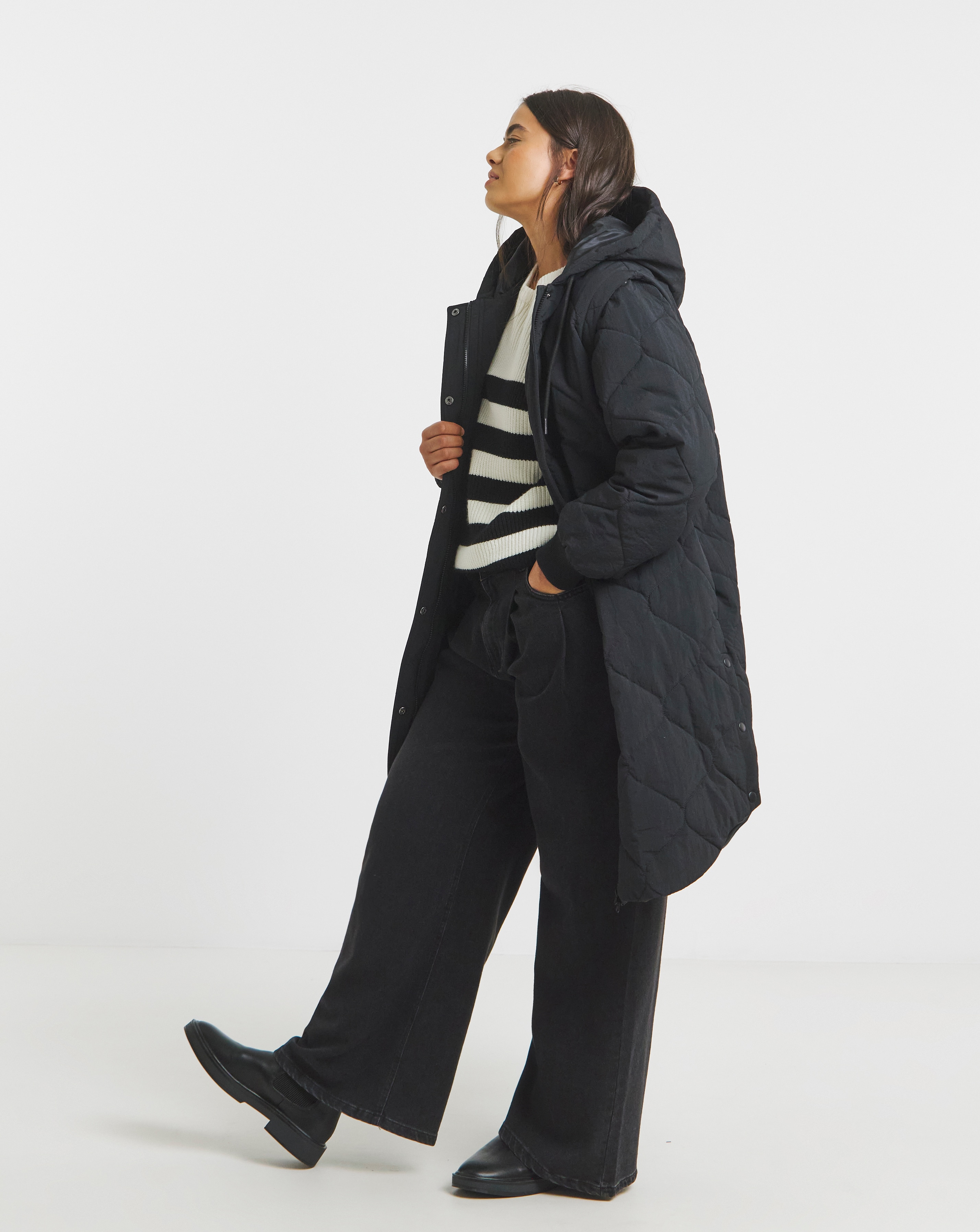 Black Quilted Hybrid Jacket / Gilet