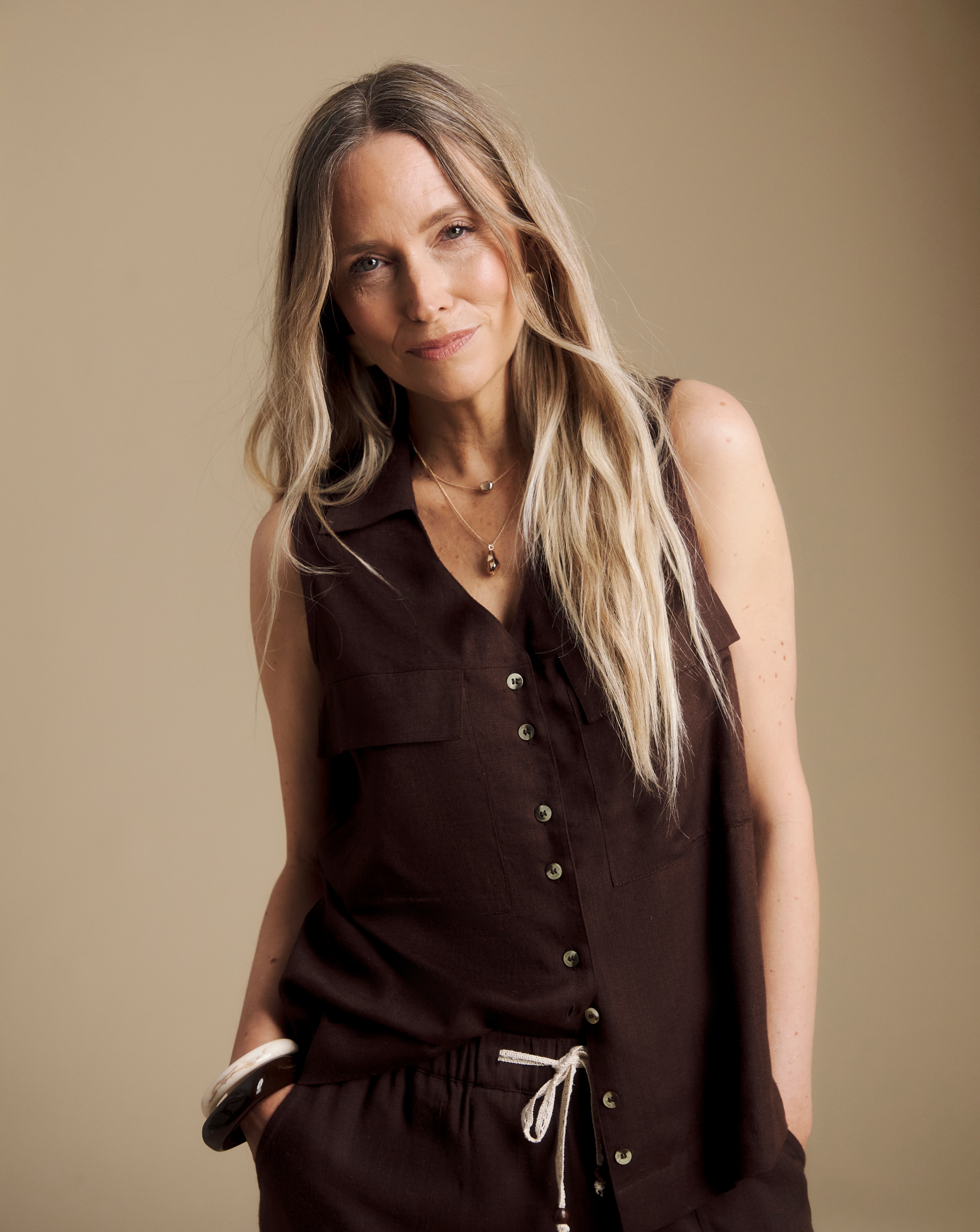 New In - Julipa Linen Sleeveless Shirt