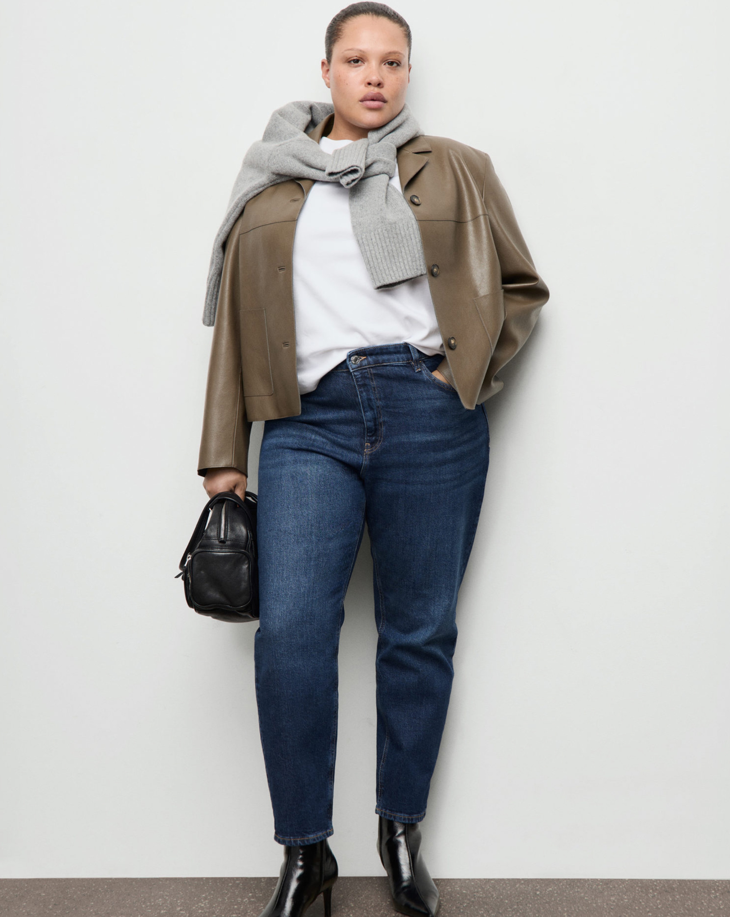 Mango Comfort High-Rise Crop Mom Jean