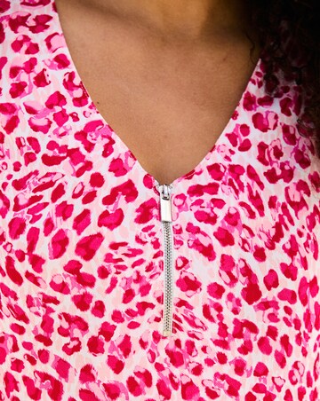 Sosandar Shirred Wasit Sleeveless Blouse