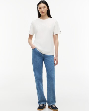 TOMMY JEANS RELAXED VARSITY TEE