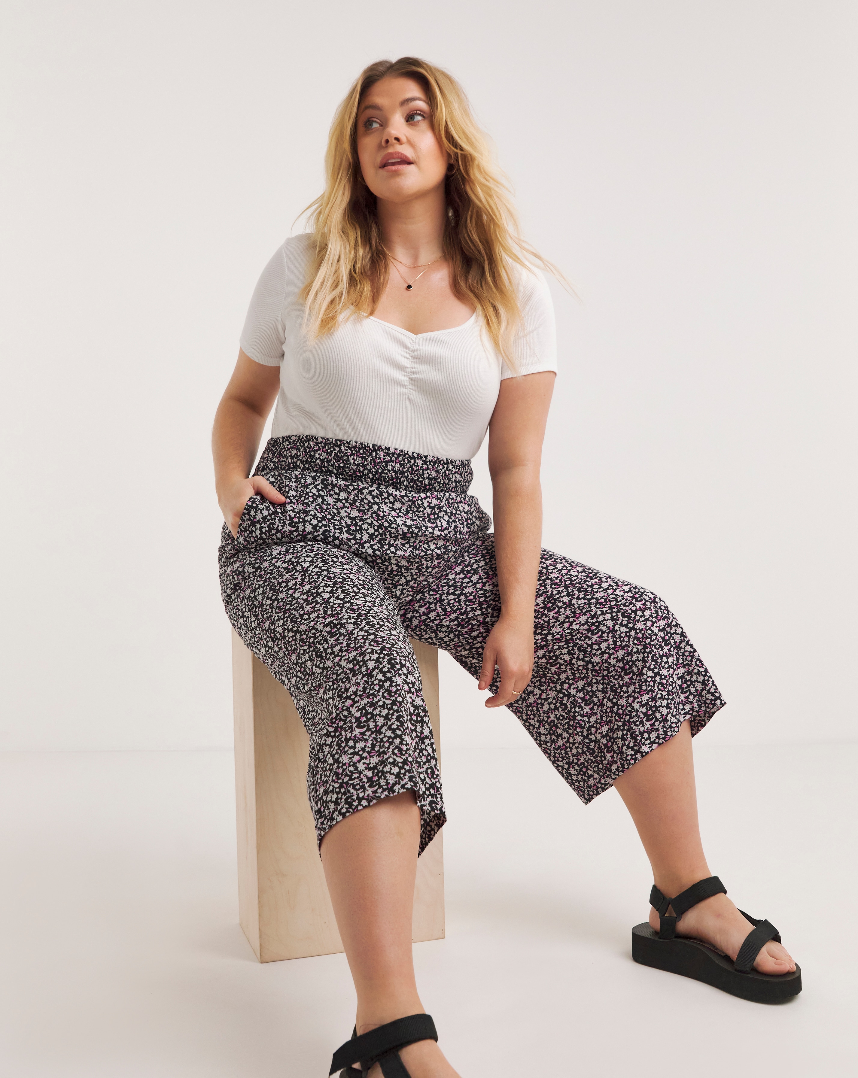 Lightweight Woven Culotte Trouser