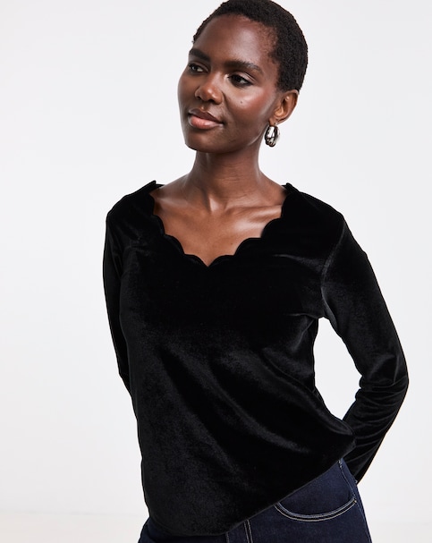 New In - Long Sleeve Scallop Velvet